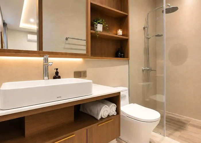Azora Luxury 3 Bedroom In *