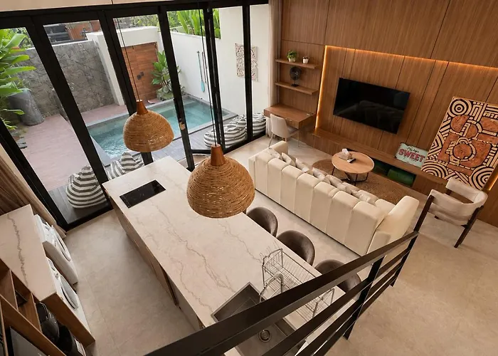 Azora Luxury 3 Bedroom In *