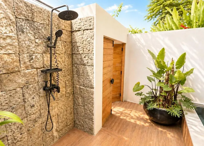 Vakantiehuis Azora Luxury 3 Bedroom In Canggu