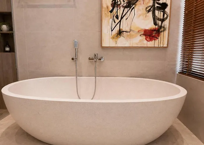 Azora Luxury 3 Bedroom In Canggu