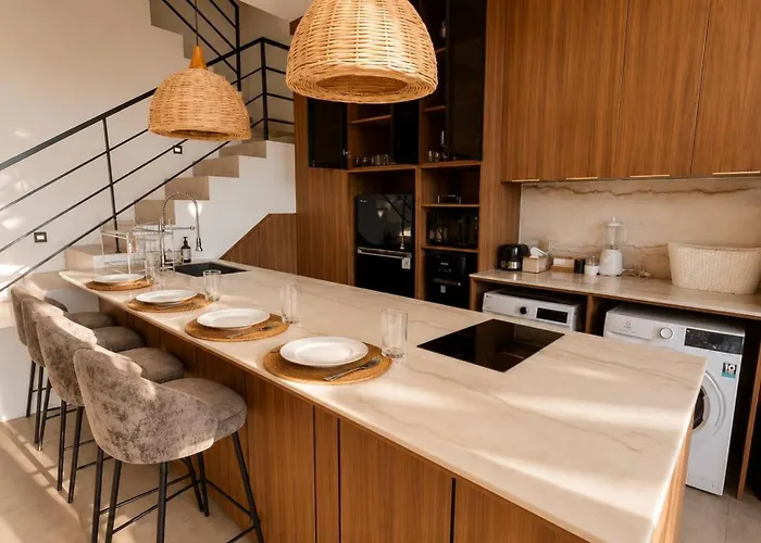 Azora Luxury 3 Bedroom In Hébergement de vacances *