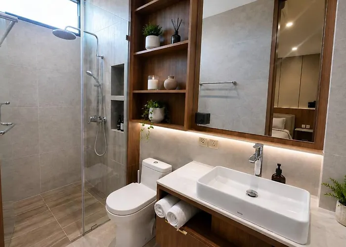 Azora Luxury 3 Bedroom In *